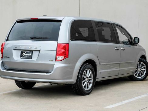Used 2016 Dodge Grand Caravan SE FWD image 8