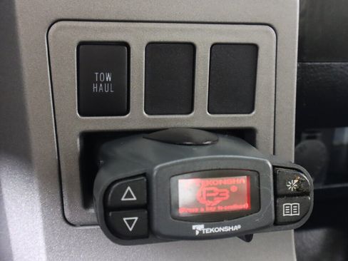 Used 2013 Toyota Tundra Limited AWD/4WD image 27
