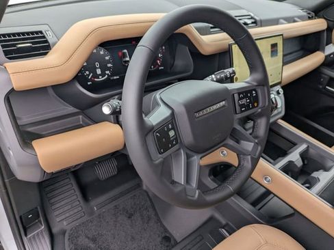 New 2026 Land Rover Defender 130 X-Dynamic SE image 7