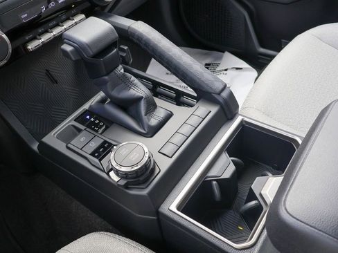 New 2026 Toyota 4Runner SR5 AWD/4WD image 13