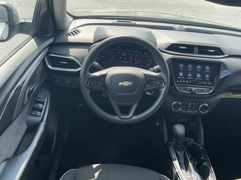 Used 2023 Chevrolet TrailBlazer LT w/ Convenience Package FWD image 13