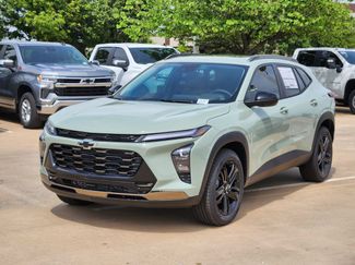 New 2026 Chevrolet Trax ACTIV w/ Sunroof Package FWD video 2
