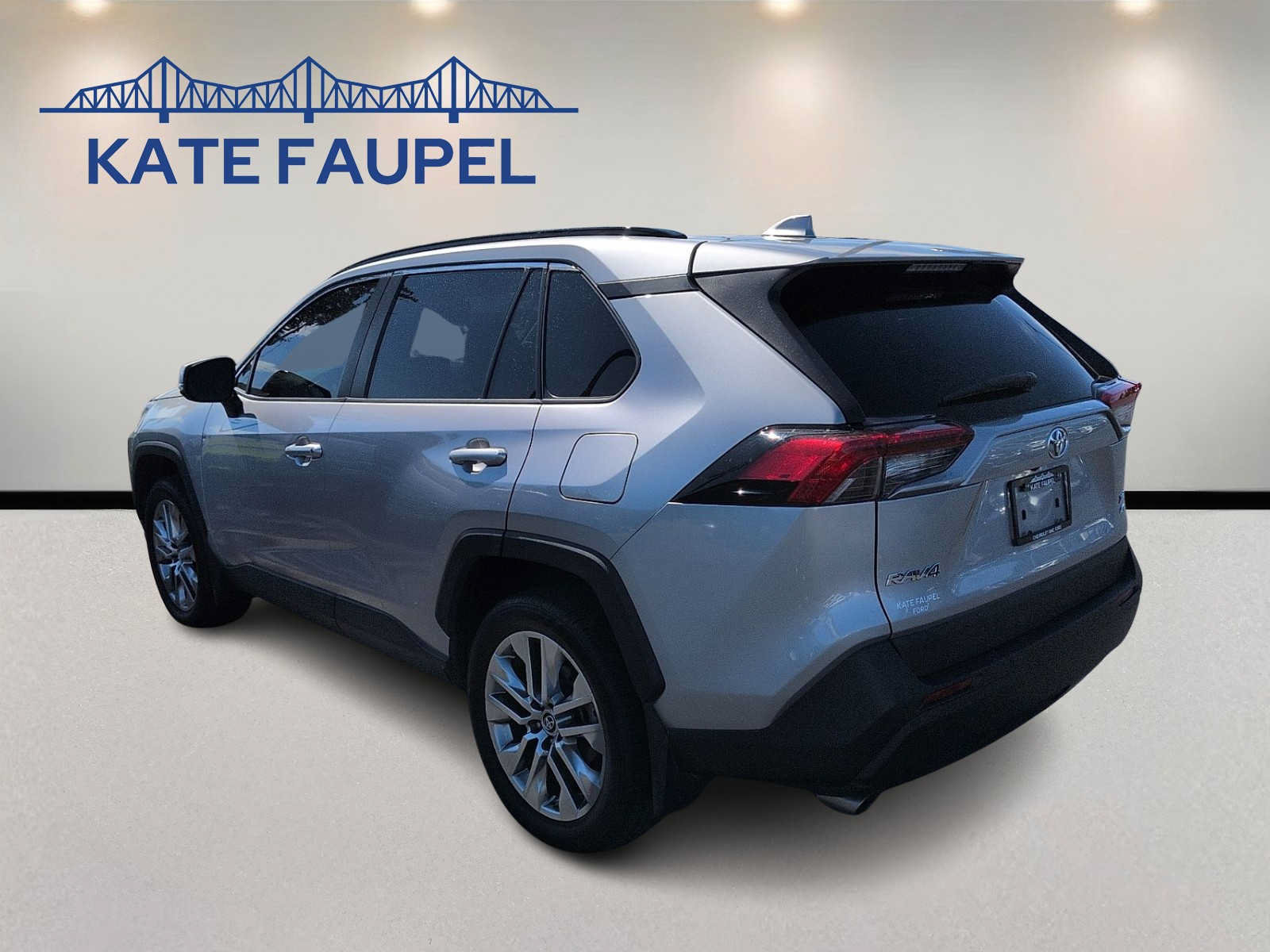 Used 2019 Toyota RAV4 XLE Premium w/ Advanced Technology Package AWD/4WD image 5