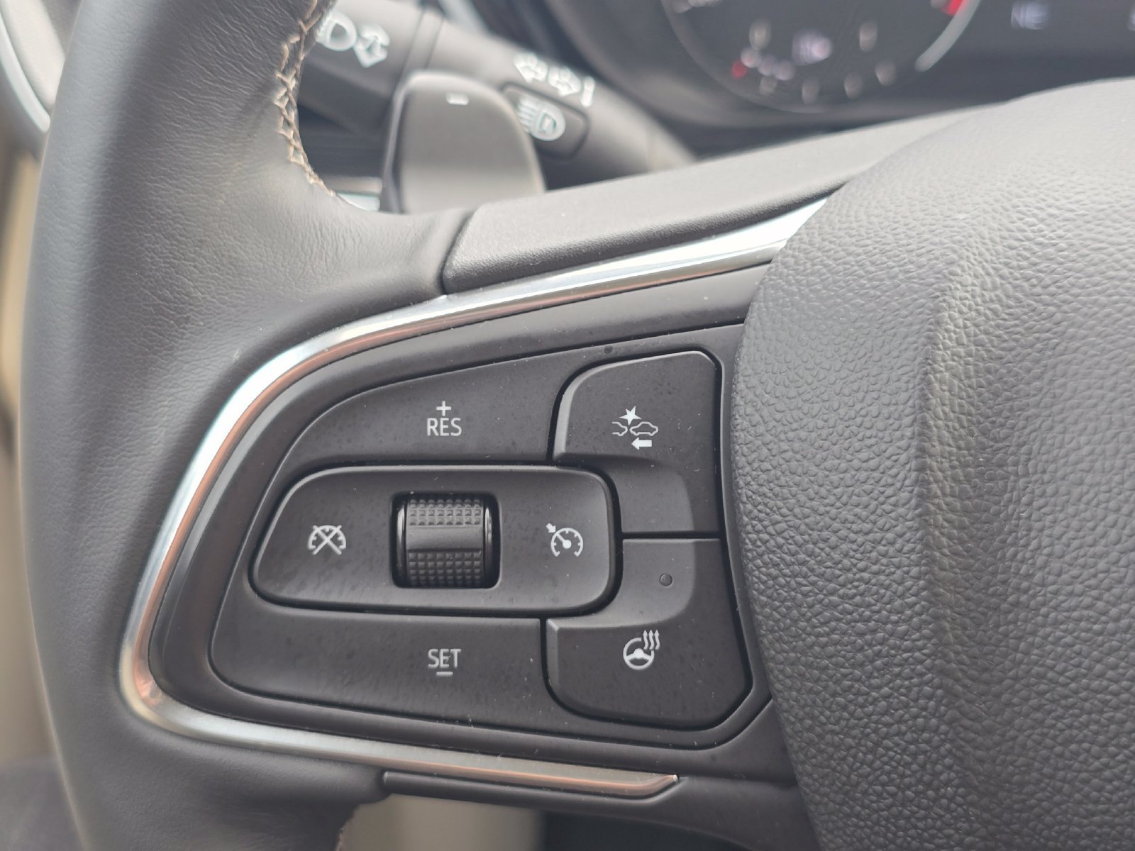 Used 2023 Buick Envision Preferred AWD/4WD image 31