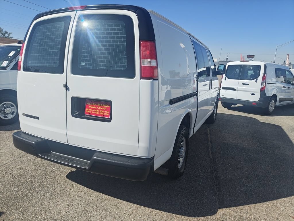 Used 2017 Chevrolet Express 2500 RWD image 8