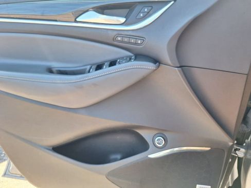 Used 2024 Buick Enclave Premium image 21