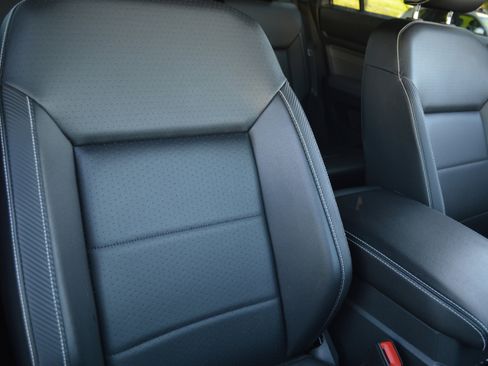 Used 2022 Volkswagen Atlas Cross Sport SE image 38