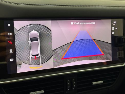 Certified 2023 Porsche Cayenne Platinum Edition image 30