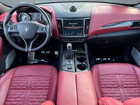 Used 2023 Maserati Levante Trofeo image 15