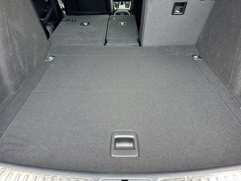 New 2026 Porsche Macan image 17