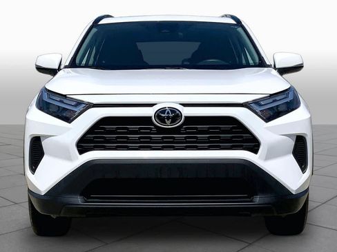 Used 2024 Toyota RAV4 XLE w/ Convenience Package FWD image 4