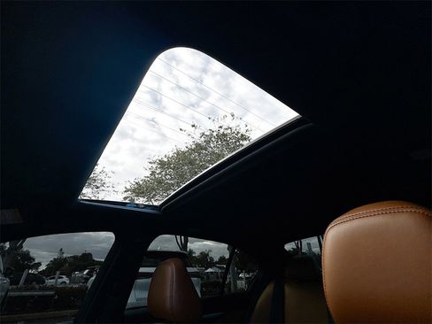 Used 2023 INFINITI Q50 Sensory image 24