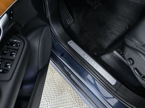 Certified 2023 Volvo XC90 B5 Plus AWD/4WD image 9