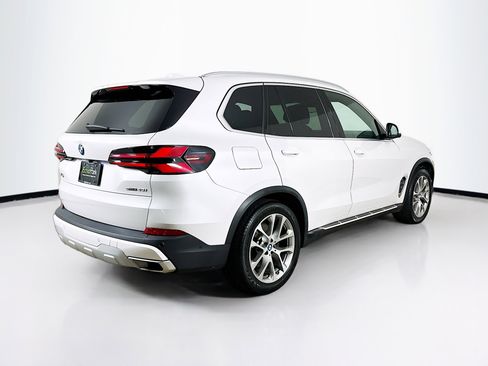 Used 2024 BMW X5 sDrive40i w/ Premium Package image 9