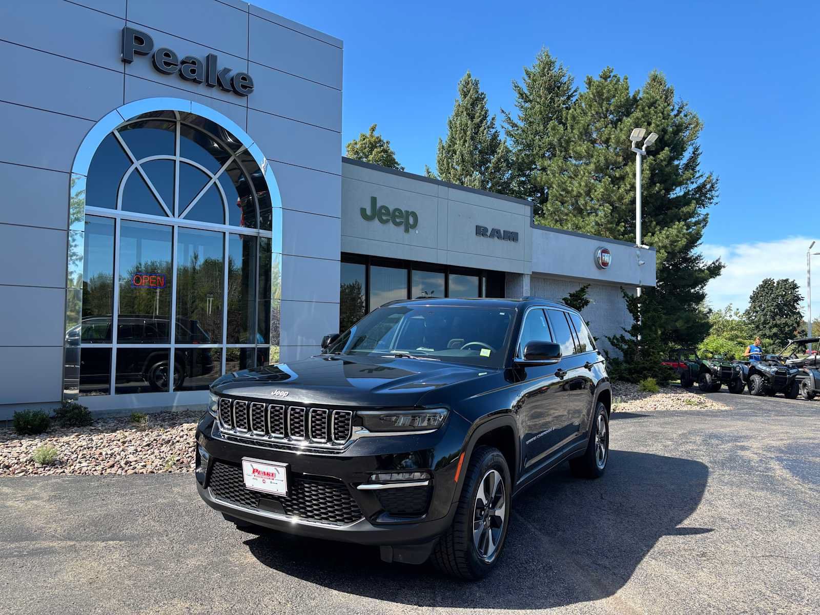 Used 2024 Jeep Grand Cherokee Limited 4xe AWD/4WD image 1