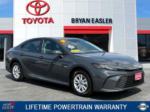 Used 2026 Toyota Camry LE w/ Convenience Package image 1