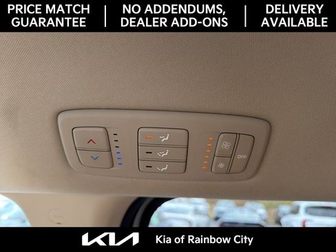 Used 2022 Kia Carnival LX image 17