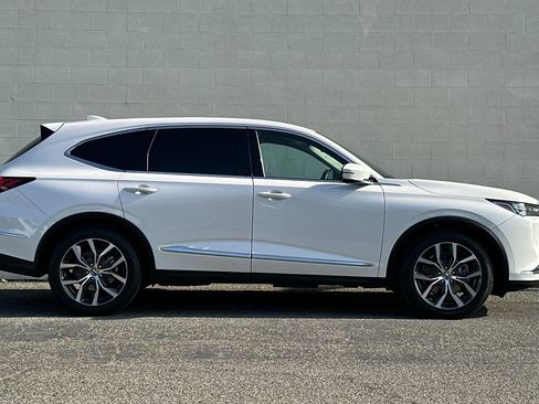 Used 2023 Acura MDX FWD w/ Technology Package image 3