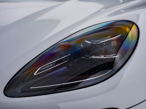 New 2026 Porsche Macan S image 7