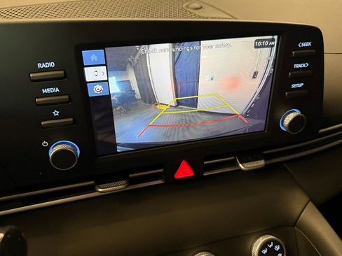 Used 2025 Hyundai Elantra SE image 13