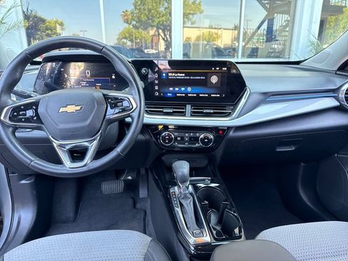Certified 2024 Chevrolet Trax LT w/ Driver Confidence Package FWD image 12