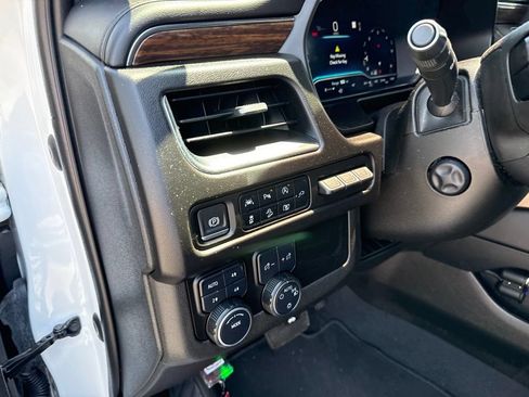 Used 2022 Chevrolet Tahoe High Country AWD/4WD image 13