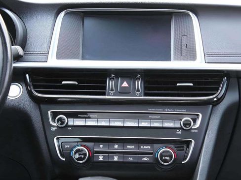 Used 2019 Kia Optima SX w/ SX Limited (Black) Package image 13