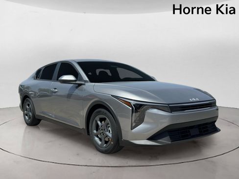 New 2026 Kia K4 FWD image 2