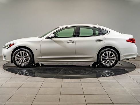 Used 2015 INFINITI Q70 3.7 w/ Deluxe Touring Package AWD/4WD image 5