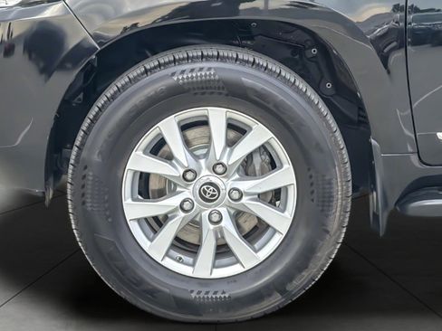 Certified 2018 Toyota Land Cruiser image 27