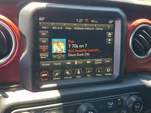 Used 2022 Jeep Wrangler Unlimited Rubicon w/ Safety Group AWD/4WD image 16