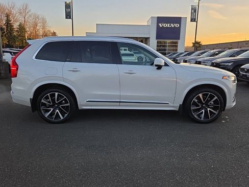 Used 2024 Volvo XC90 B6 Ultimate w/ Lounge Package image 9
