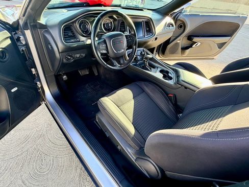 Used 2015 Dodge Challenger R/T w/ Quick Order Package 28B R/T RWD image 26