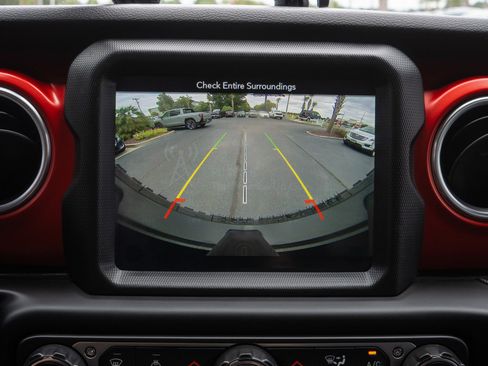 Used 2019 Jeep Wrangler Unlimited Rubicon w/ Dual Top Group image 17