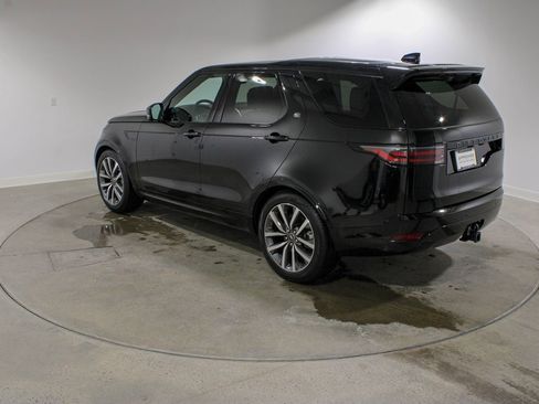 Used 2025 Land Rover Discovery Dynamic SE image 3