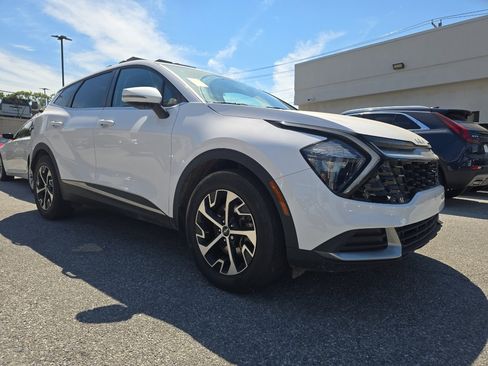 Used 2023 Kia Sportage EX FWD image 2