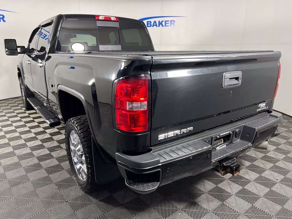 Used 2016 GMC Sierra 2500 Denali w/ Suspension Package, Off-Road AWD/4WD image 3