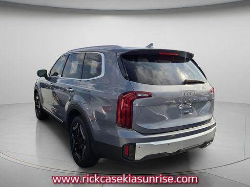 Used 2024 Kia Telluride S FWD image 6