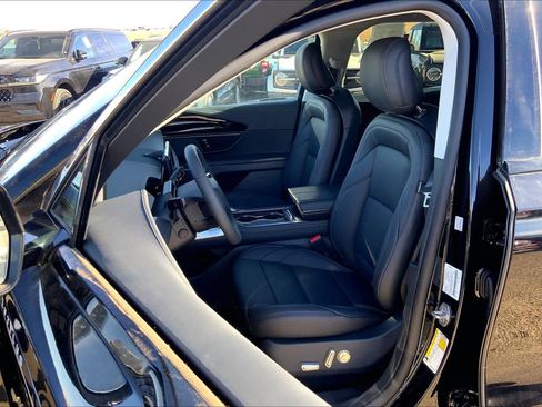 New 2026 Lincoln Nautilus Premier image 9