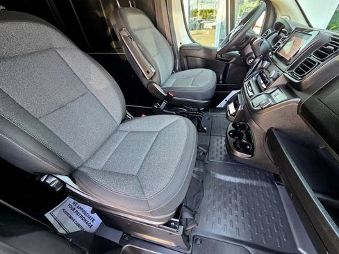 Used 2025 RAM ProMaster 2500 w/ Safety Group FWD image 18
