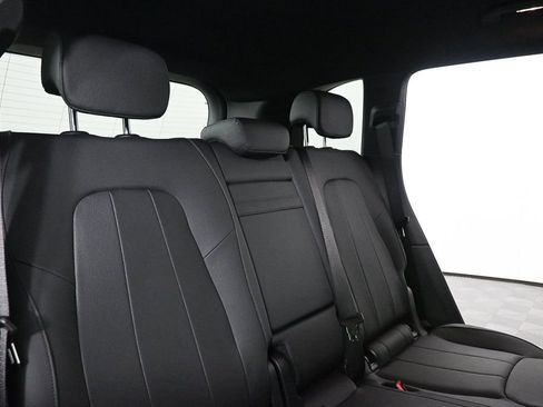 Used 2025 Mercedes-Benz GLB 250 image 20