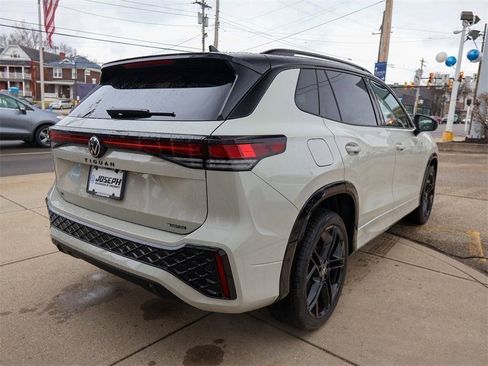 New 2026 Volkswagen Tiguan SE R-Line image 5