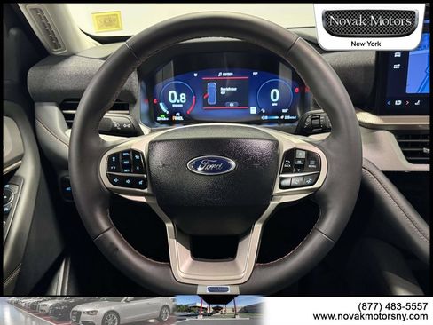 Used 2025 Ford Explorer Active AWD/4WD image 16