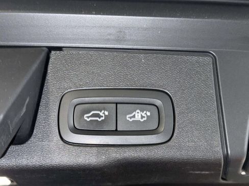 Used 2018 Volvo XC60 T6 Inscription w/ Convenience Package AWD/4WD image 18