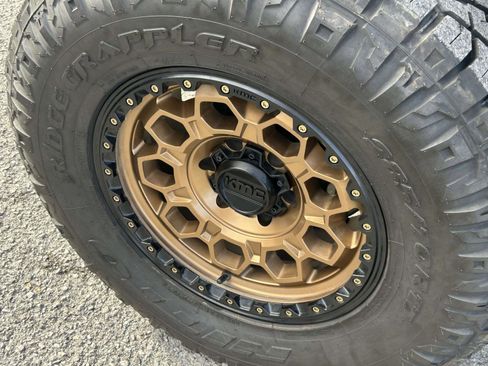 Used 2023 Toyota Tacoma TRD Sport image 9