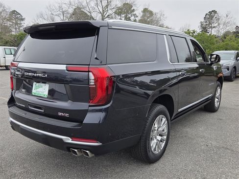 Used 2026 GMC Yukon XL Denali w/ Sun & Power Step Package image 11