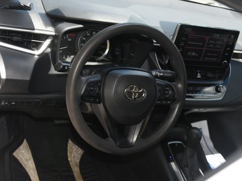 Used 2020 Toyota Corolla LE FWD image 8