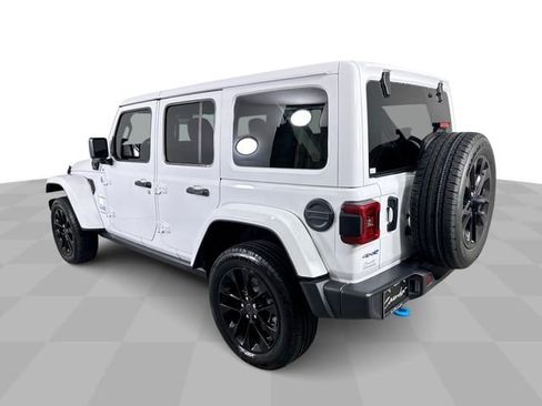 Used 2024 Jeep Wrangler Unlimited Sahara w/ Technology Group AWD/4WD image 6