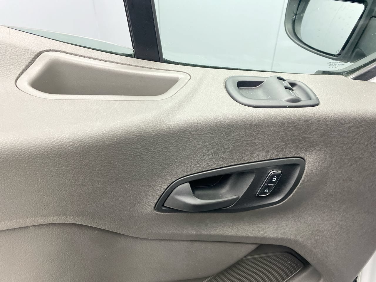 Used 2025 Ford Transit 250 148 Medium Roof Extended AWD image 12