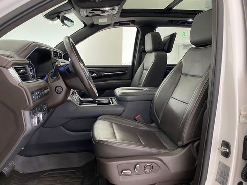 Used 2021 GMC Yukon Denali w/ Denali Premium Package image 4
